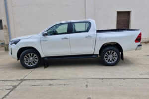 HILUX HIGH 4X4 AT - Toyota (2)
