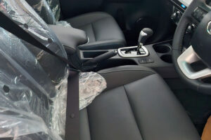 HILUX HIGH 4X4 AT - Toyota (8)